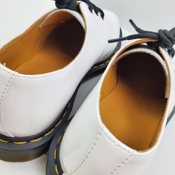 Dr. Doc Martens Lamper White Patent Leather Shoes 26754 Low Top Women's 11 NWOT - Picture 9 of 12